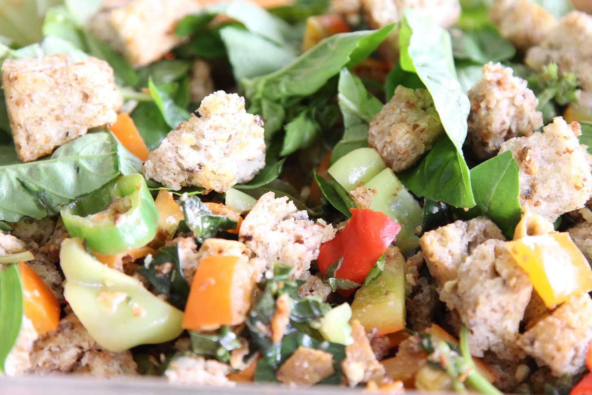 Crunchy bread mix veggie salad 1