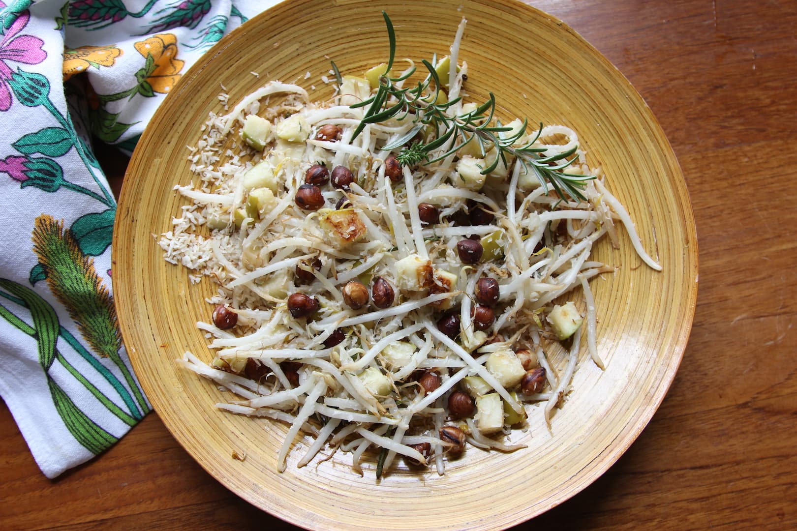 Hazelnut Sprouts Coco salad 8